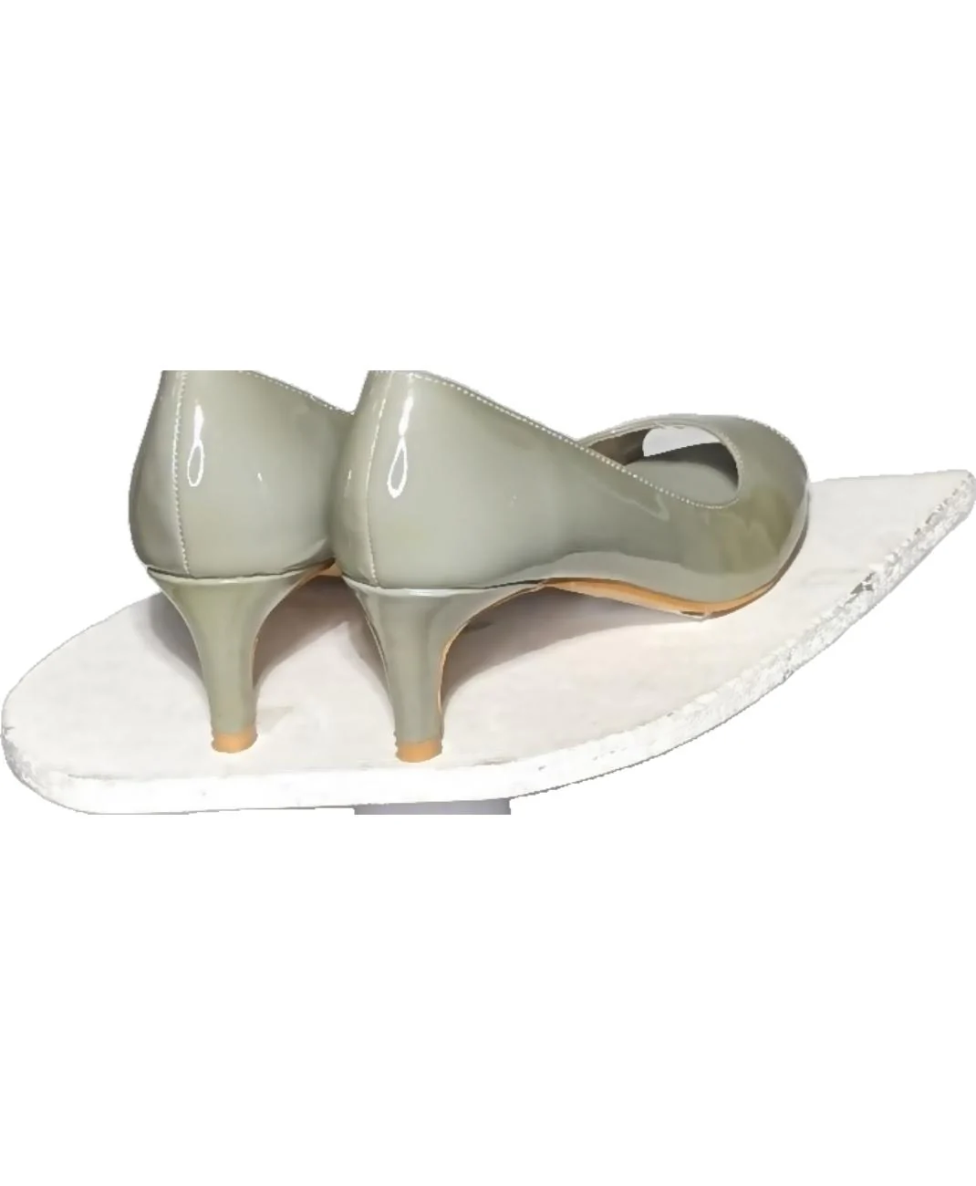 ANNE WEYBURN - Image 2