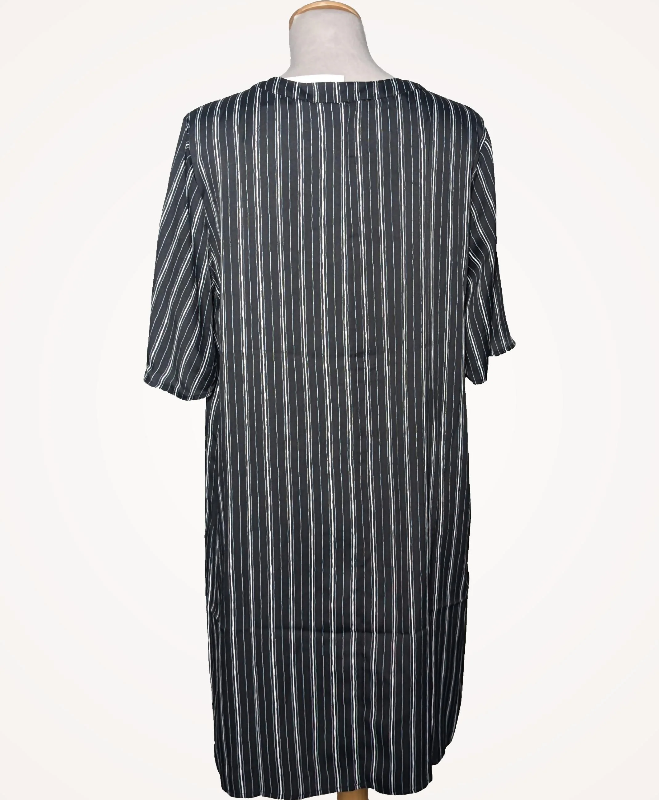 BCBG MAX AZRIA - Image 4