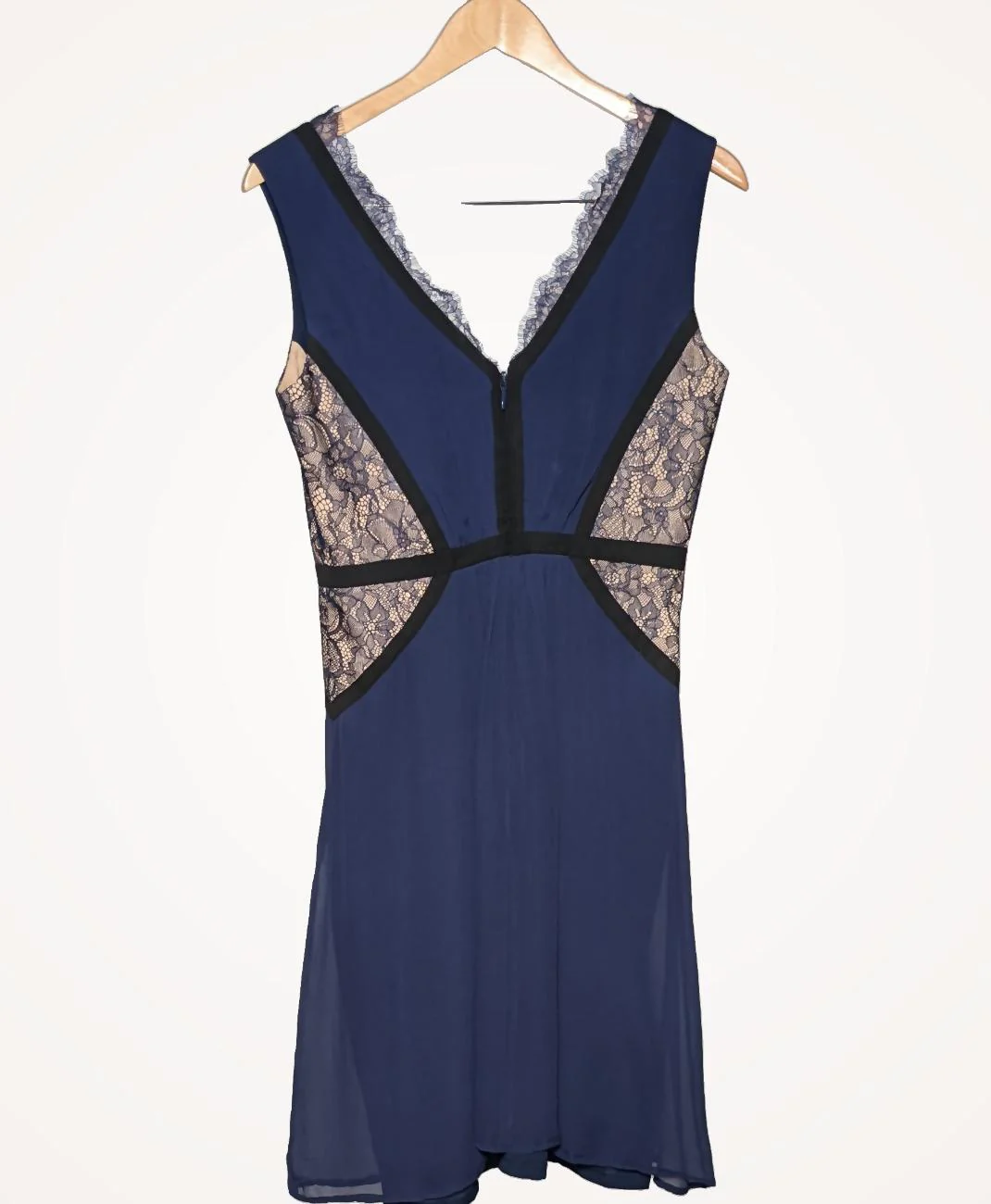 BCBG MAX AZRIA - Image 4