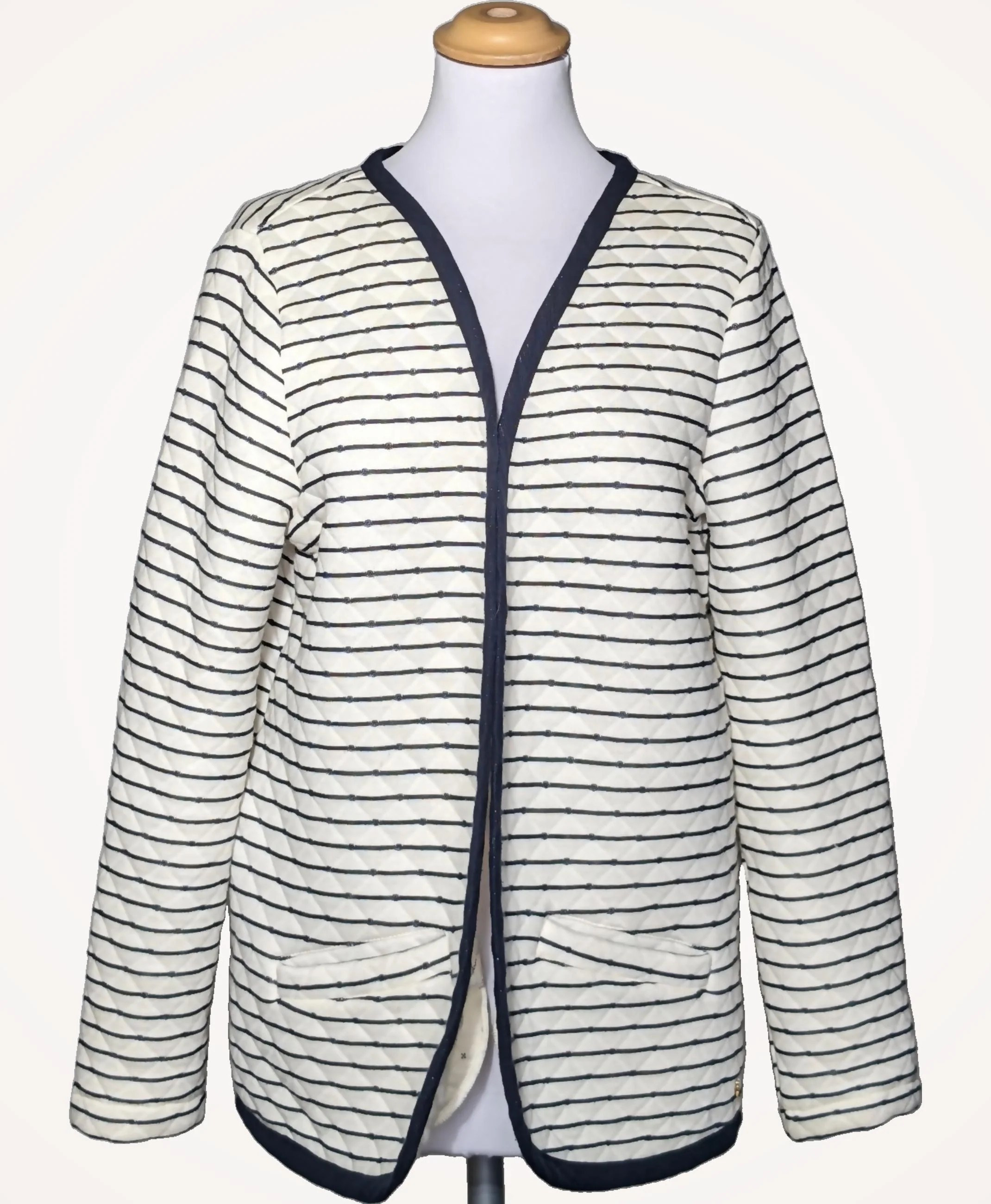 DES PETITS HAUTS - Image 3