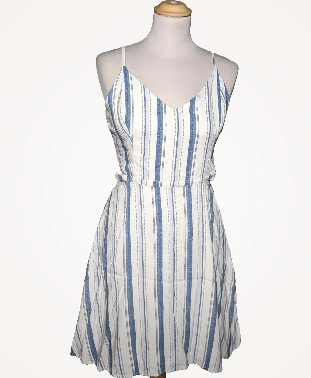 HOLLISTER - Image 3
