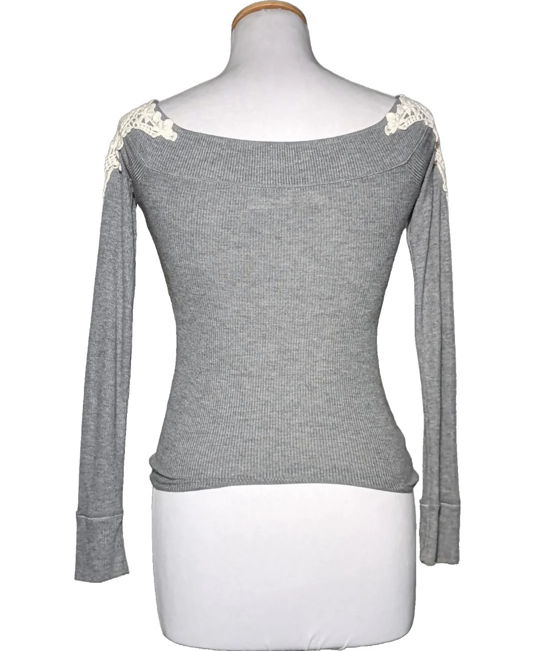 HOLLISTER - Image 2