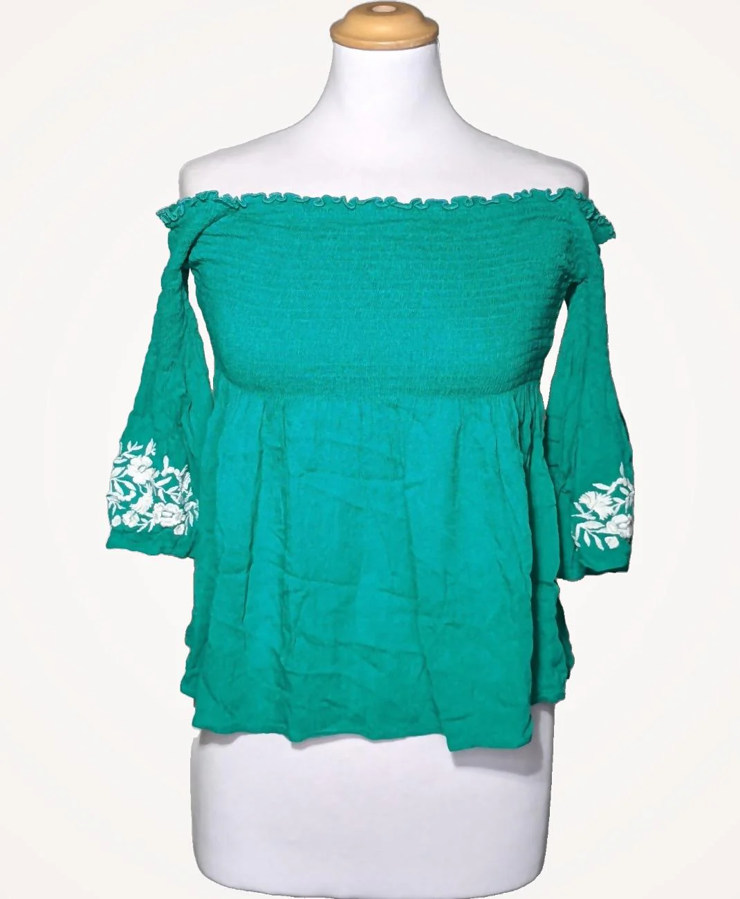 HOLLISTER - Image 3