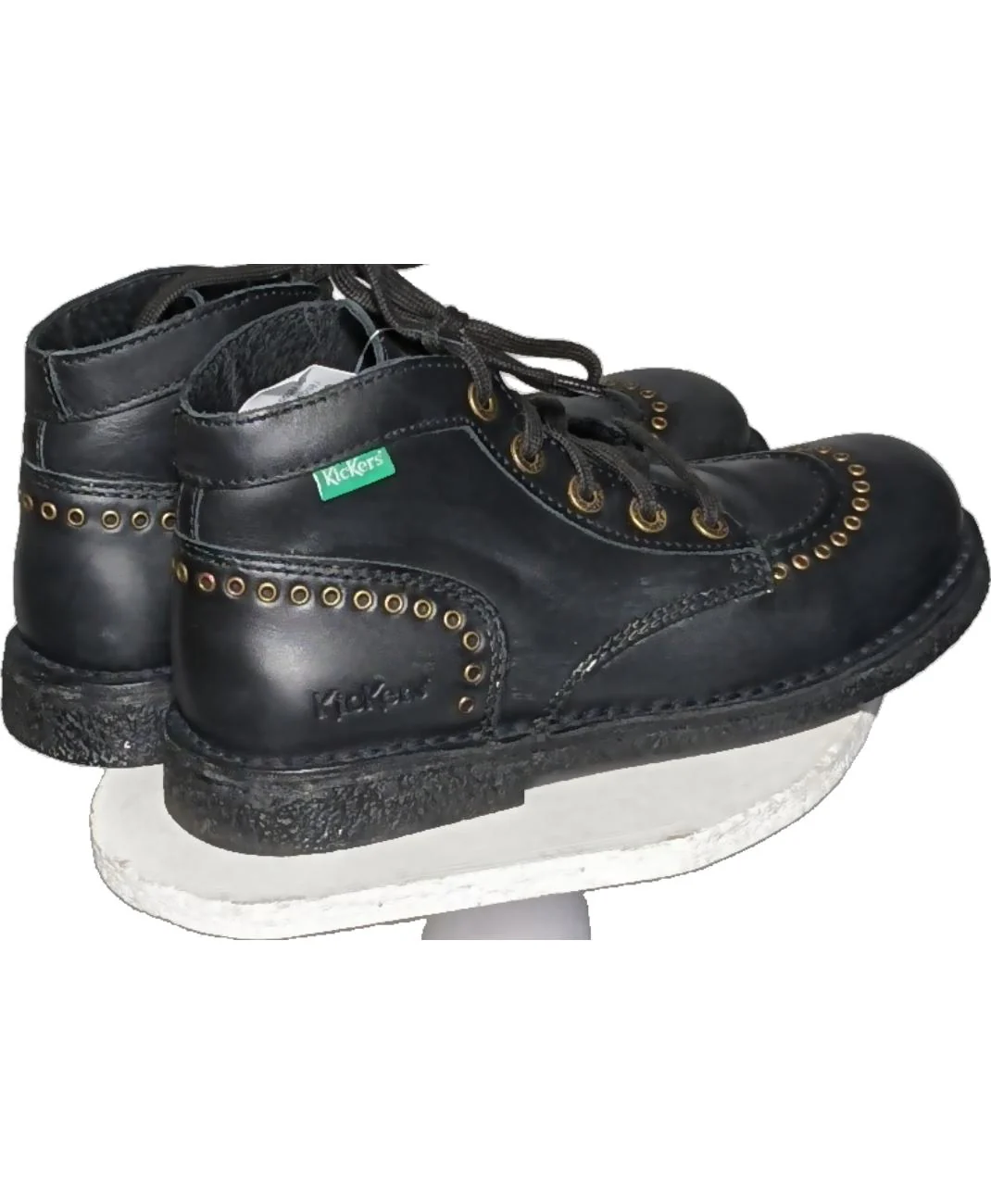 KICKERS - Image 2