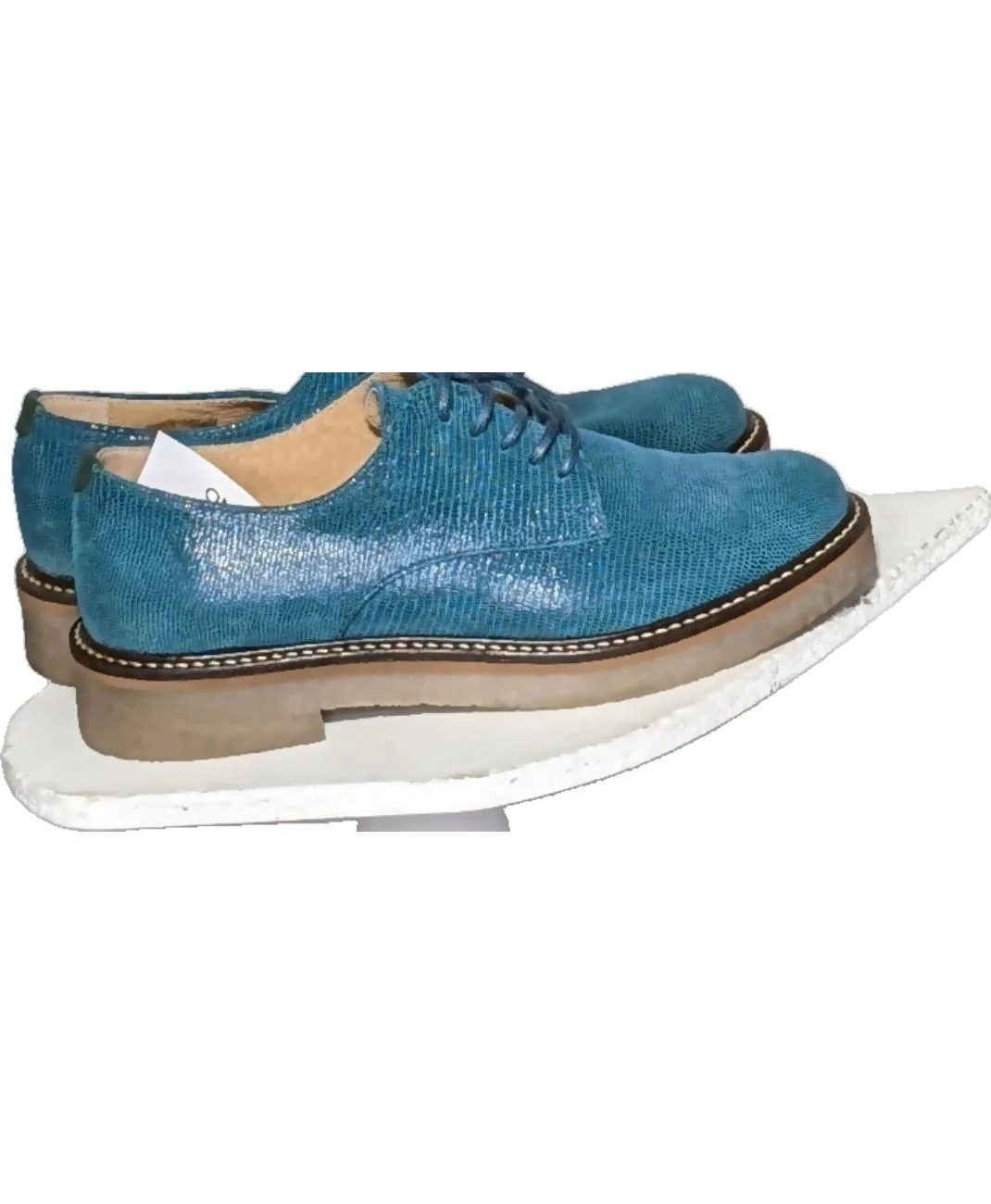 KICKERS - Image 2