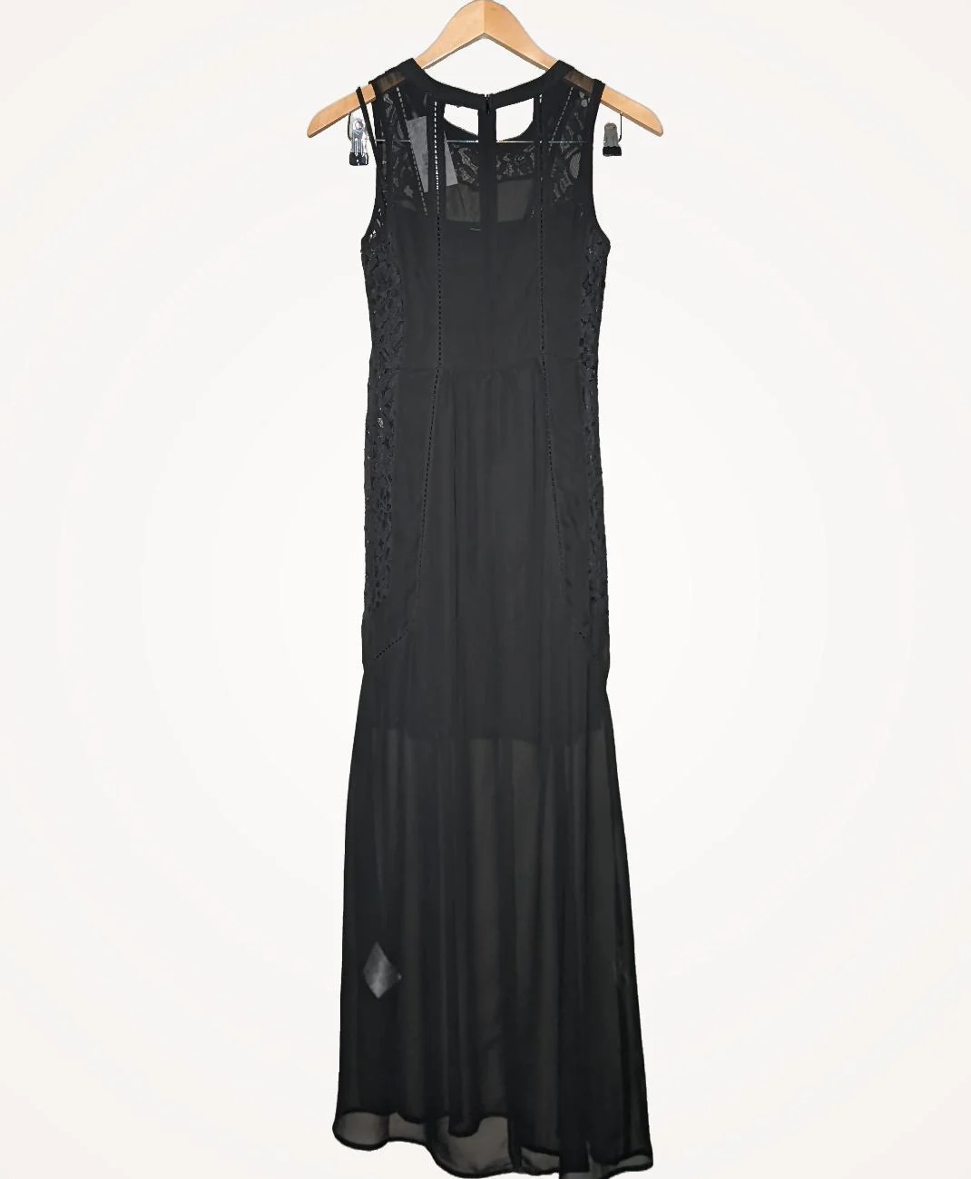 MOLLY BRACKEN - Image 4