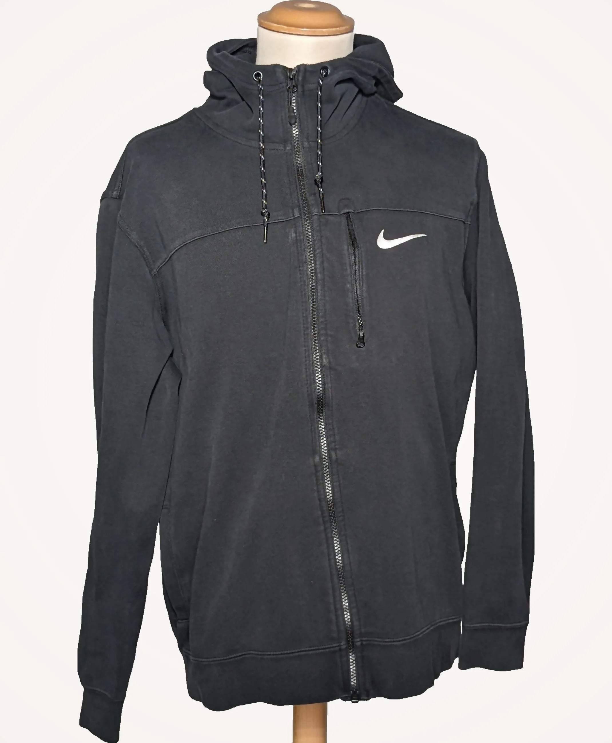 NIKE - Image 3