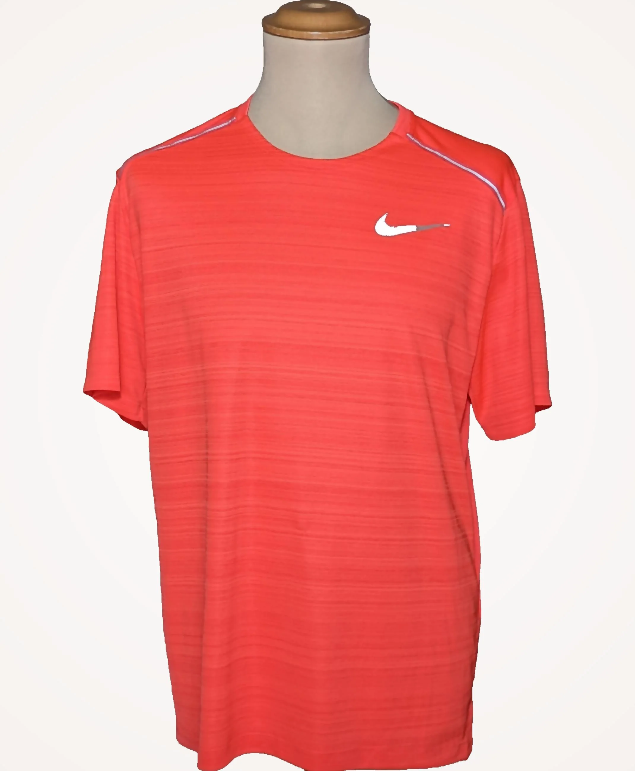NIKE - Image 3