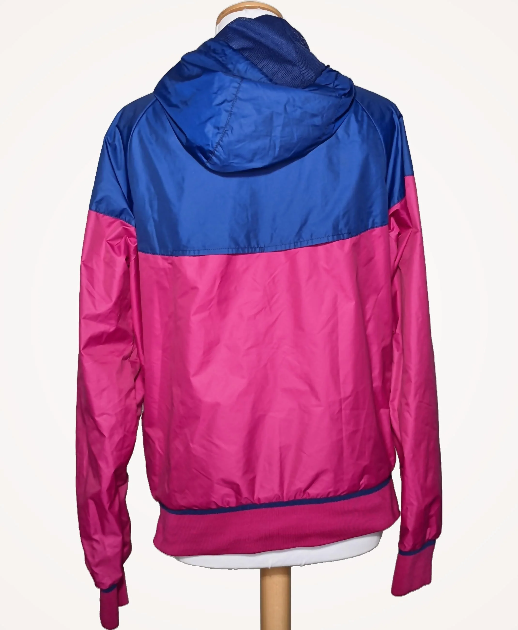 NIKE - Image 4
