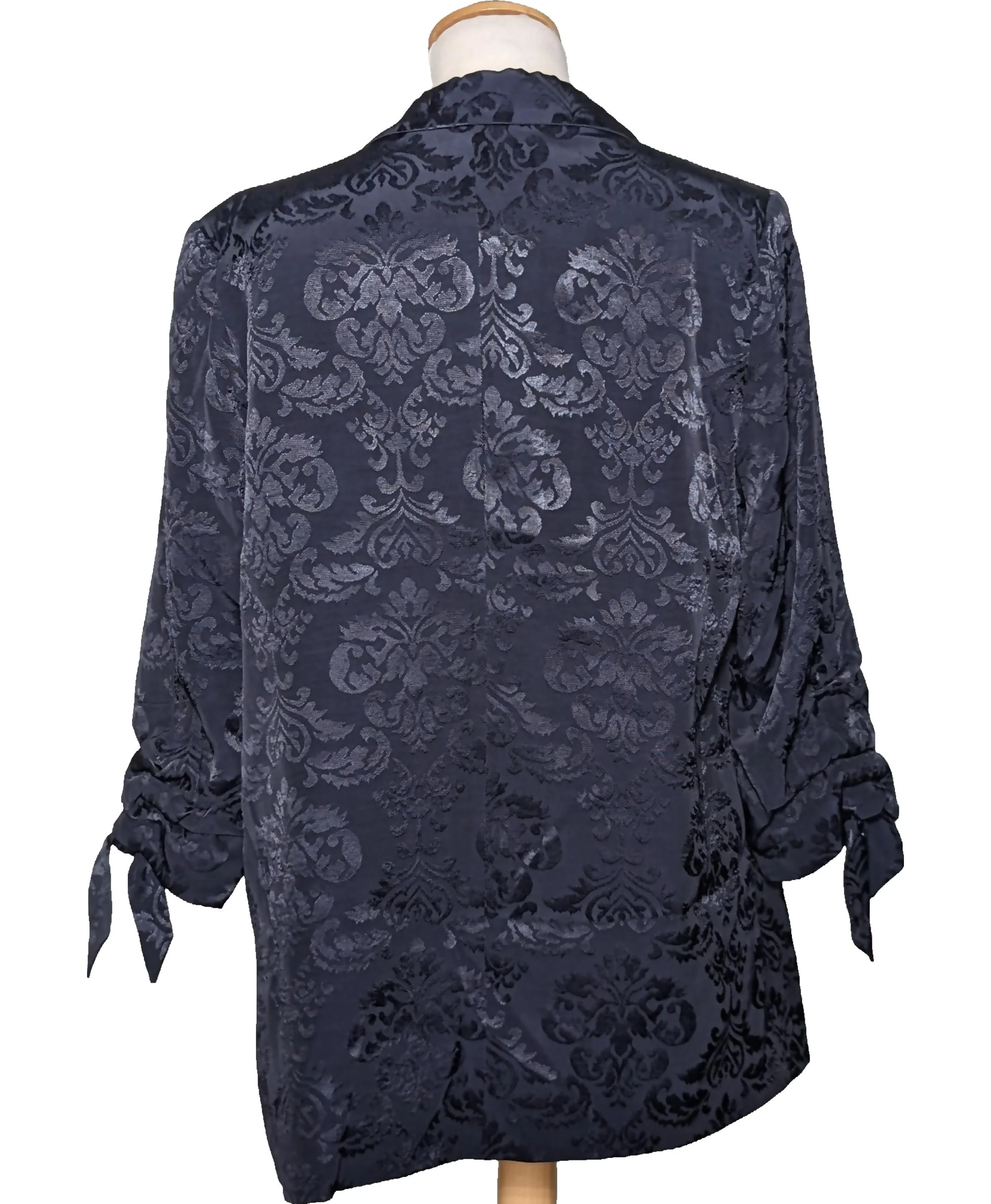 RIVER ISLAND - Image 2