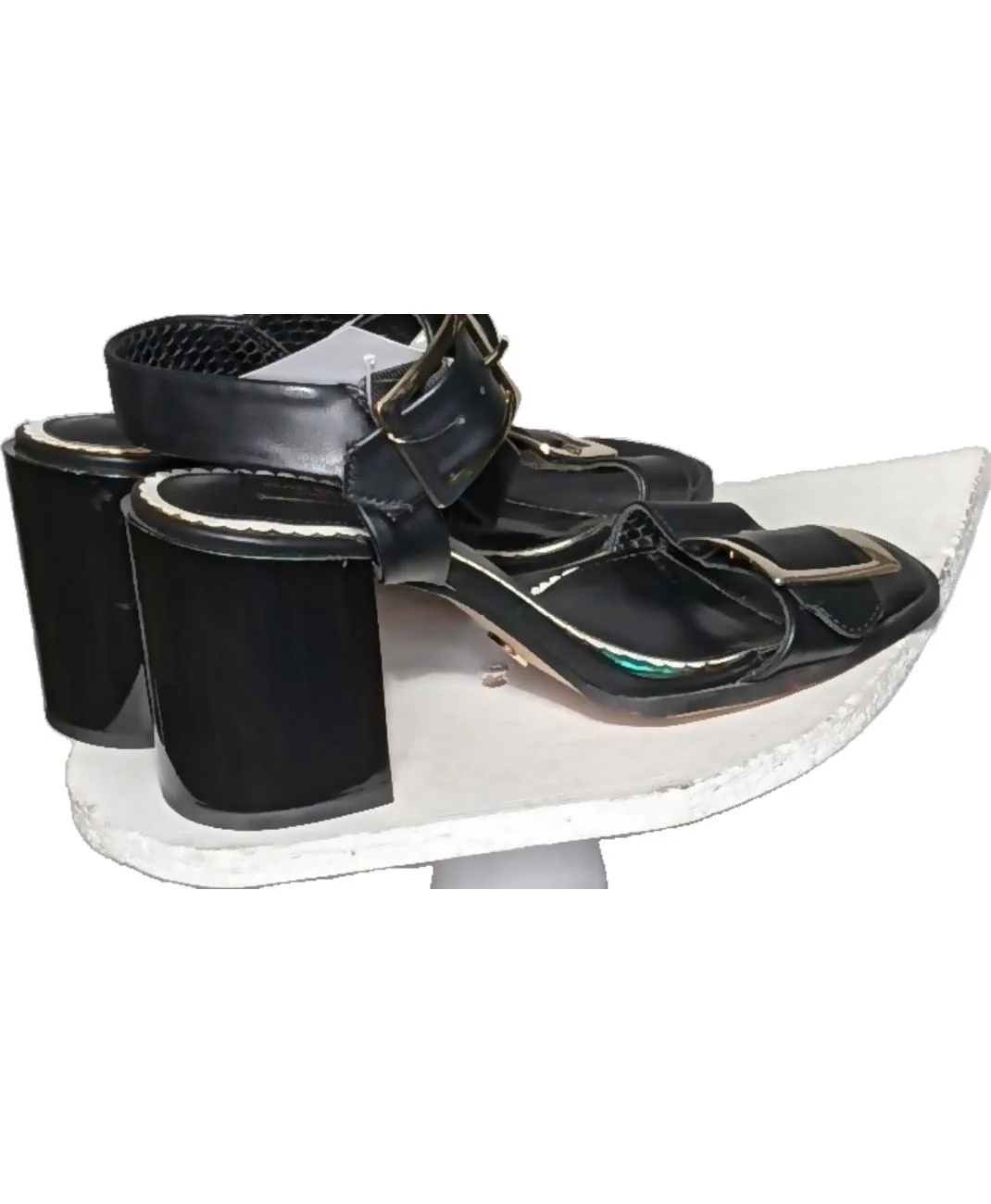 RIVER ISLAND - Image 2